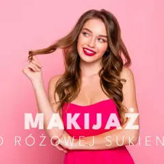 Uśmiechnięta kobieta w fuksjowej sukience, z burzą brązowych loków, prezentuje idealny makijaż do różowej sukienki.