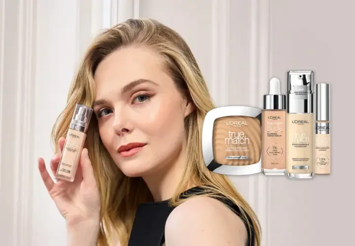 Modelka prezentuje podkład L'Oréal True Match, pokazując, jak dobrać odcień. W tle kosmetyki z tej serii.